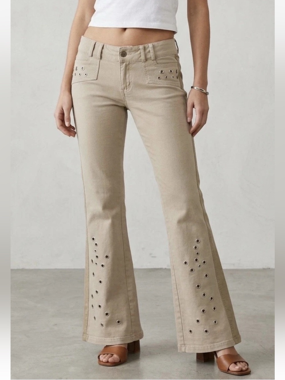 Poplooks Beige Grommet Four Way  Stretch Flare Legs Low Rise Pants Sz Medium